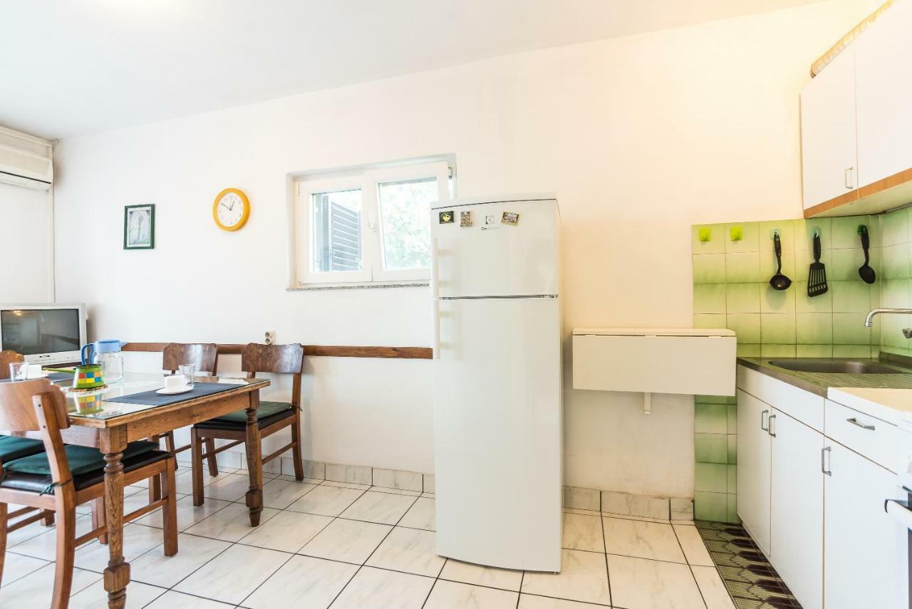 Kiwi Apartments غورني كارين المظهر الخارجي الصورة