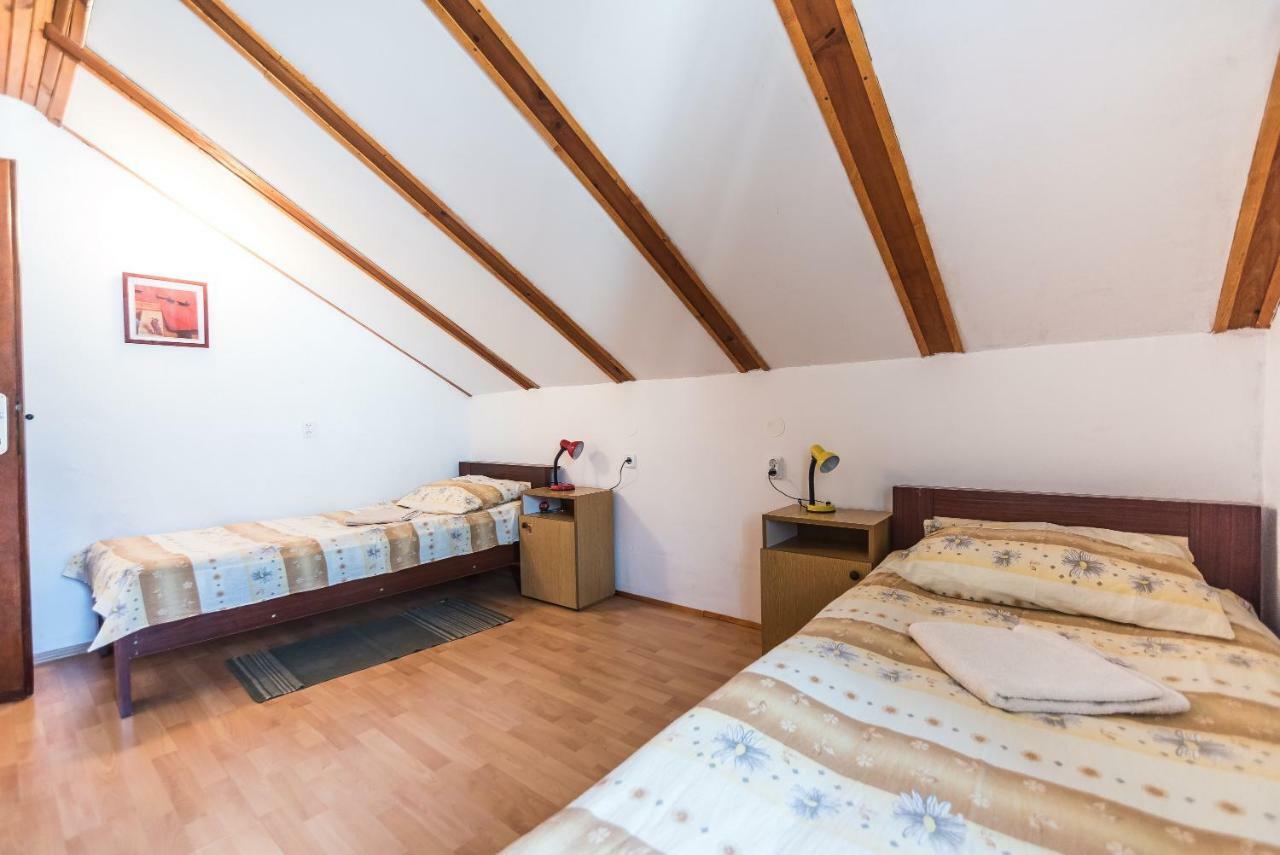 Kiwi Apartments غورني كارين المظهر الخارجي الصورة