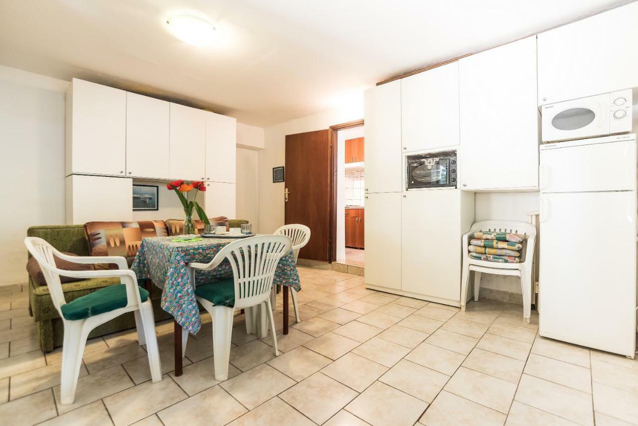 Kiwi Apartments غورني كارين المظهر الخارجي الصورة